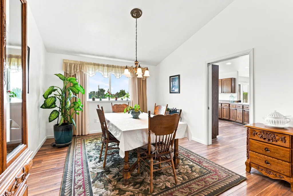 4810 Maple Ave 0009