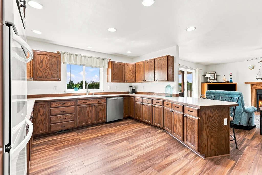 4810 Maple Ave 0010