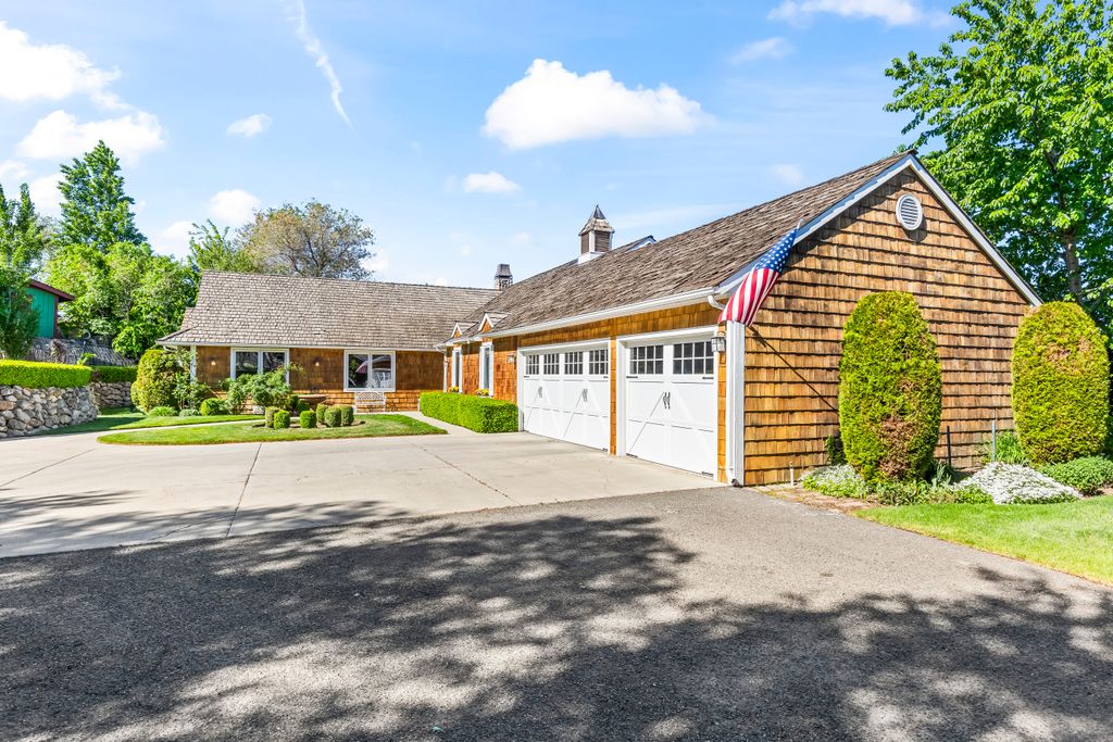 7206 Englewood Ave006