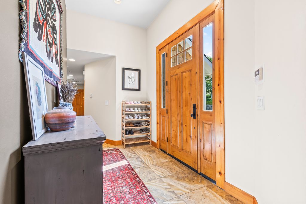 7206 Englewood Ave039