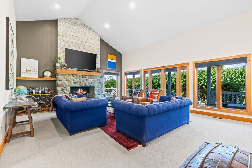 7206 Englewood Ave044