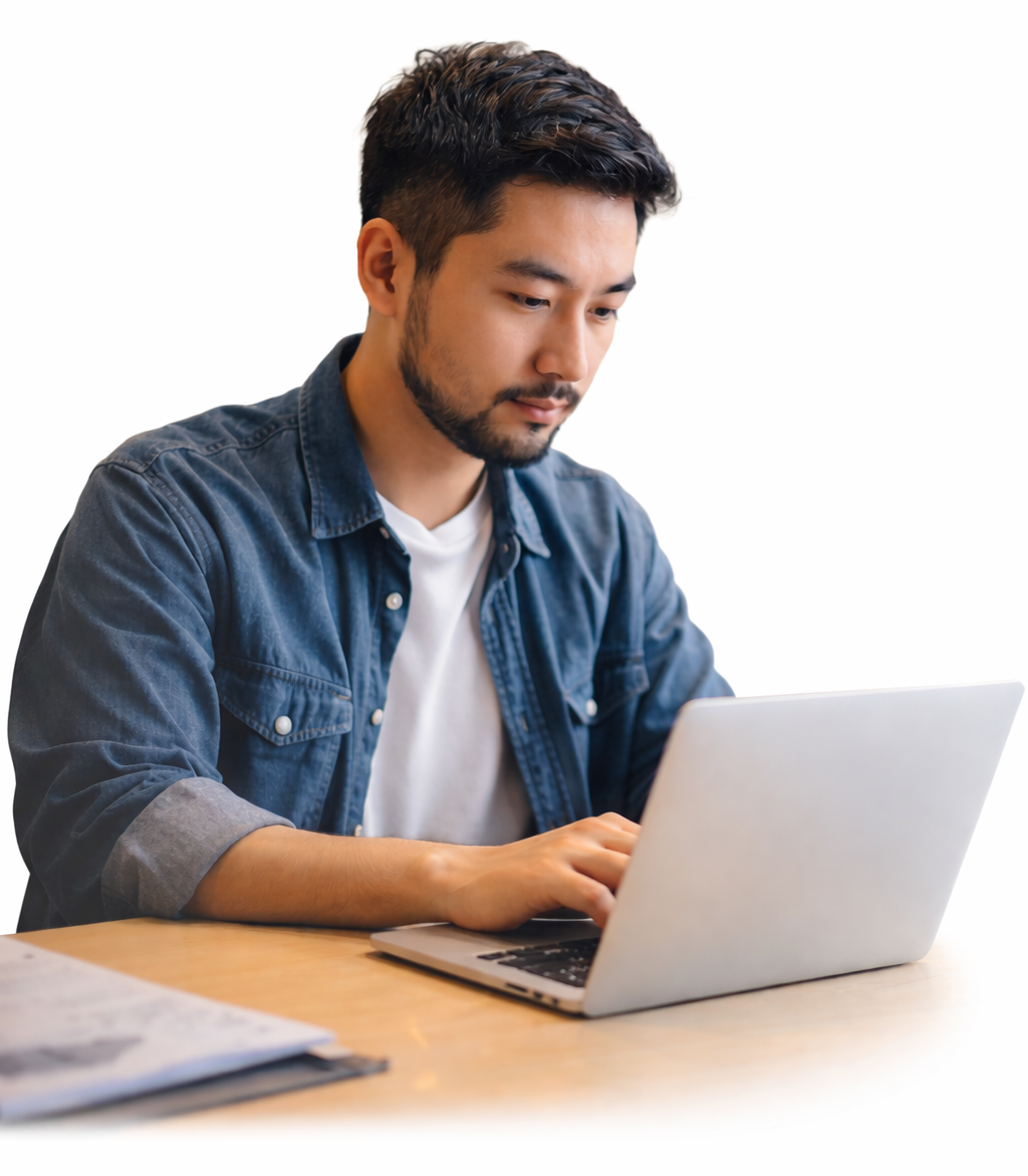 ノートパソコンで職務経歴を整理するイメージ