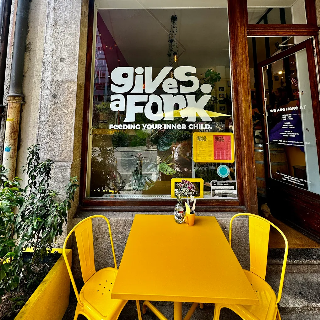 Gives a Fork