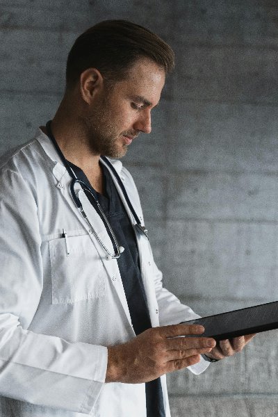 د. على كريم الناصري — Orthopedics