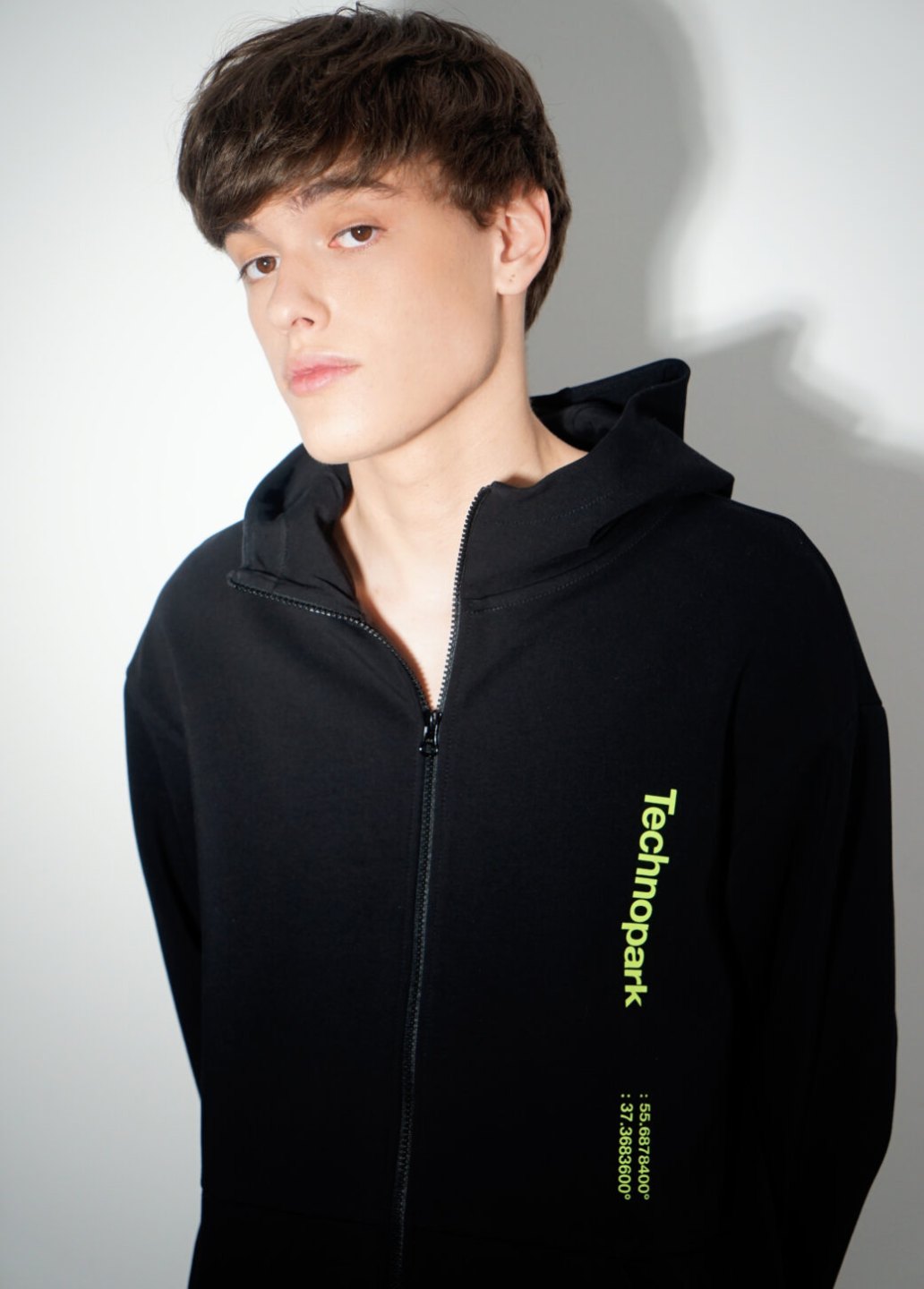 Толстовка на молнии с NFC-чипом под заказ - Product