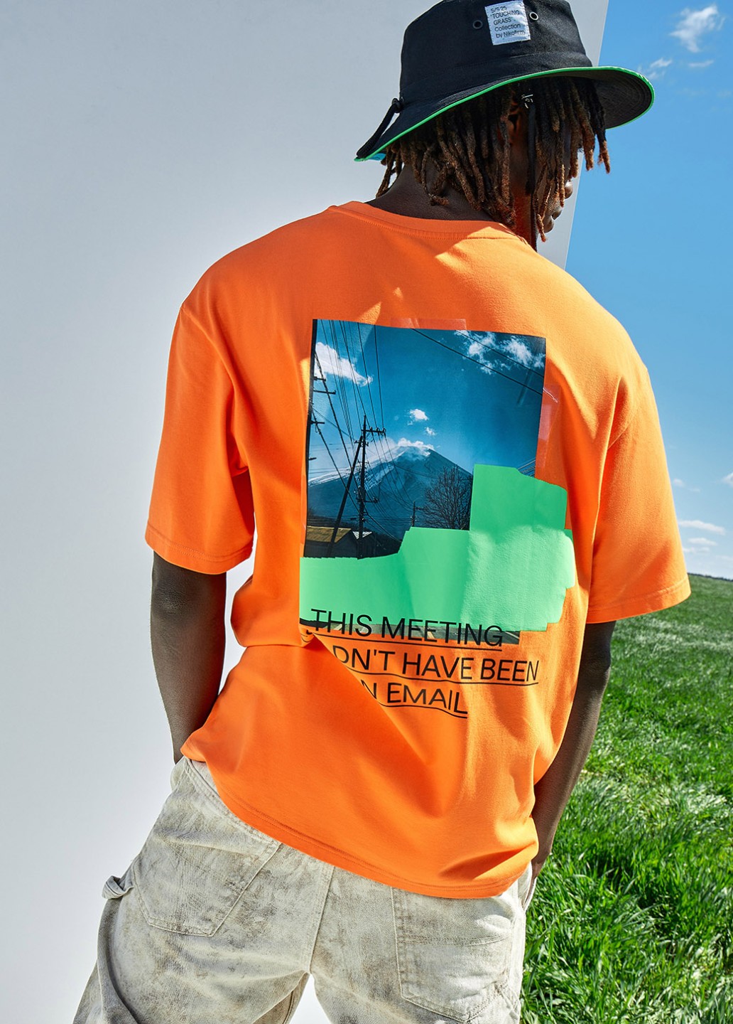 CORPORATE T-shirt TOUCHING GRASS orange - Product