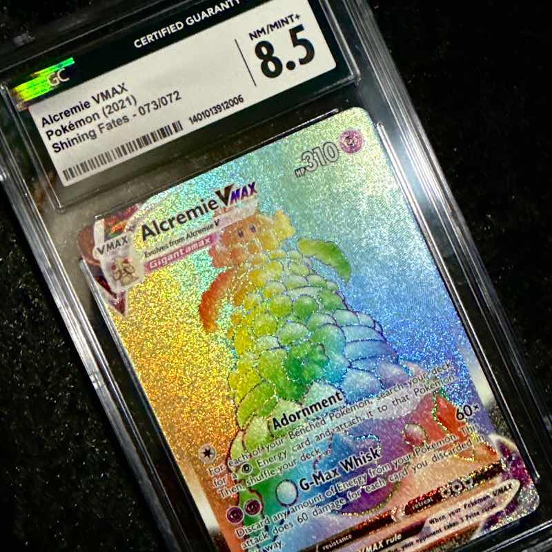 Alcremie VMAX - Shining Fates 073/072 CGC 8.5