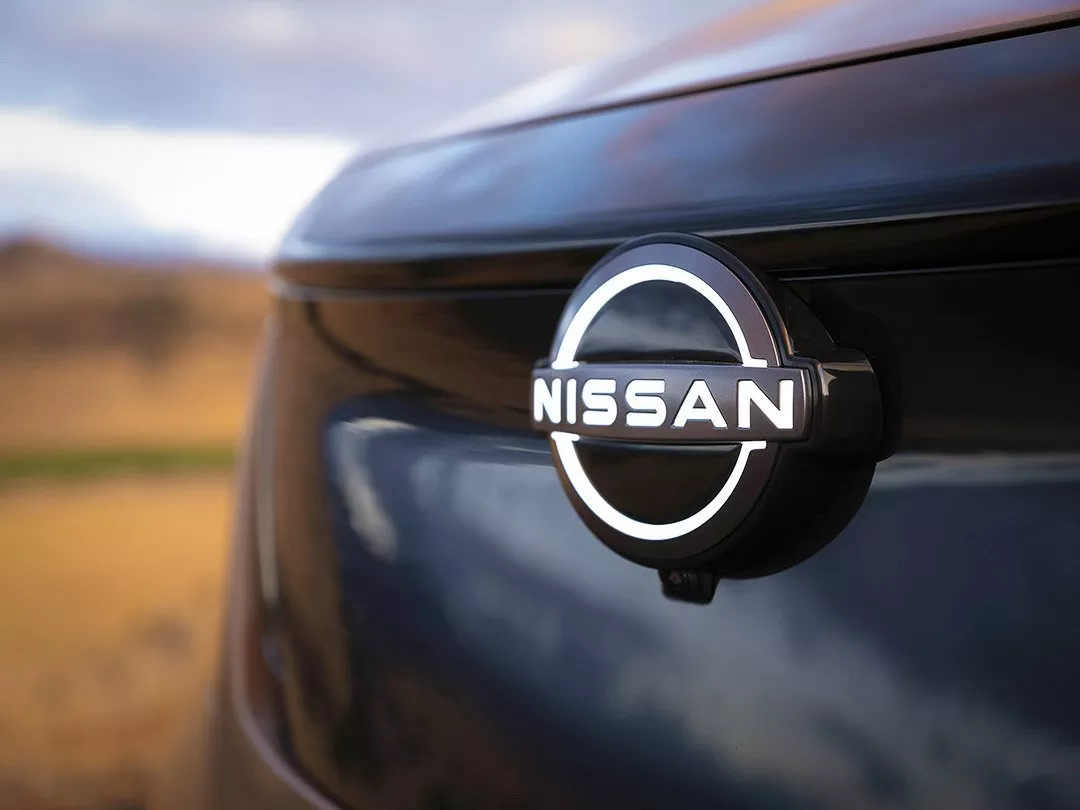 nissan future concept electric vehicle emblem front close-up