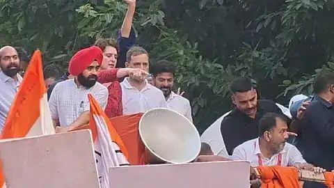 ഗ്യാനേഷ് കുമാറിന്റെ രാജി; ഇന്ത്യാ സഖ്യത്തിന്റെ സുപ്രീം കോടതി മാർച്ച് തടഞ്ഞ് പൊലീസ്: സംഘർഷാവസ്ഥ