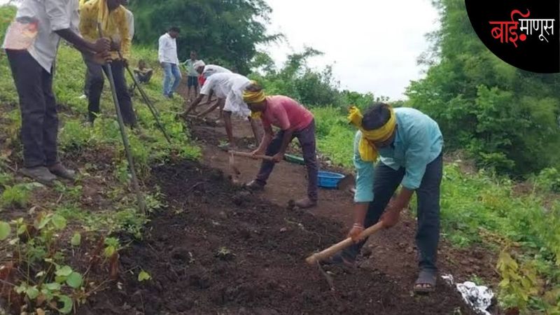 ‘माऊंटन मॅन’ची आठवण करून देणारी महाराष्ट्रातील कहाणी… पत्नी गेली रस्त्याअभावी; पतीने हातात फावडा घेतला!