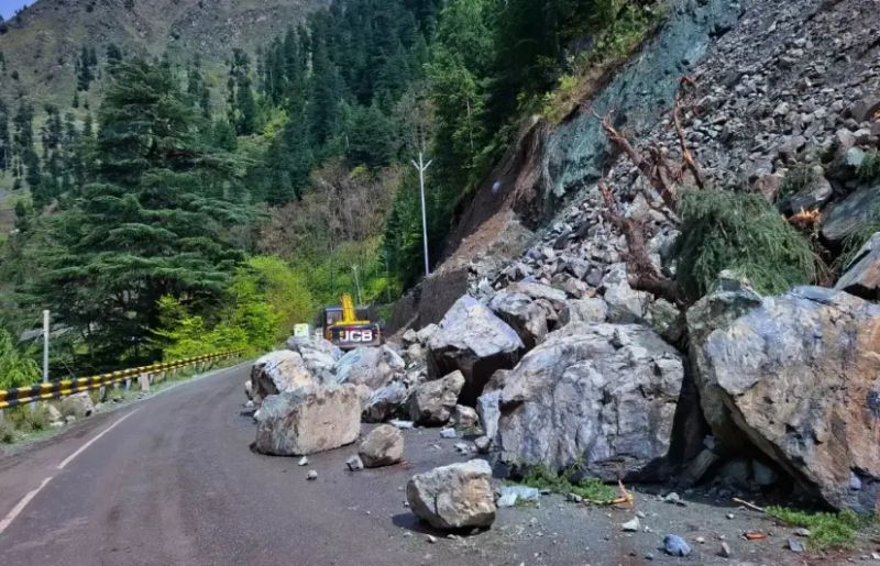 Highway project leaves Kashmir residents in fear of landslides