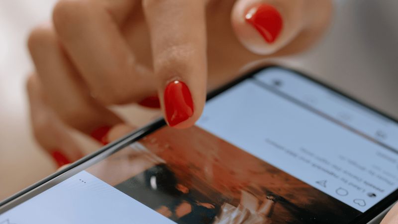 Influencing Motherhood: The World Of Mom Influencers