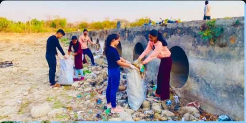 Youth Clean Up Banas River close to its Source of Origin