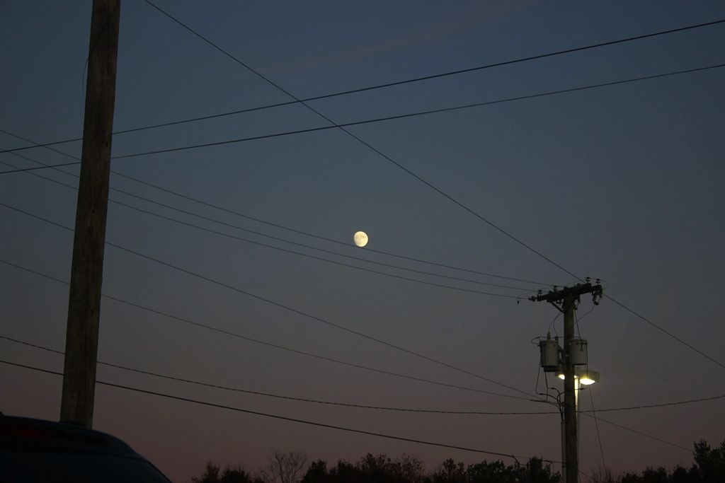 photos%2Fresized%2Fresized_collection_1725029861659_1725029864151_moon1%20(3).webp?alt=media&token=a19f7e85-34d4-4c1f-94d0-aeb7fa72878a