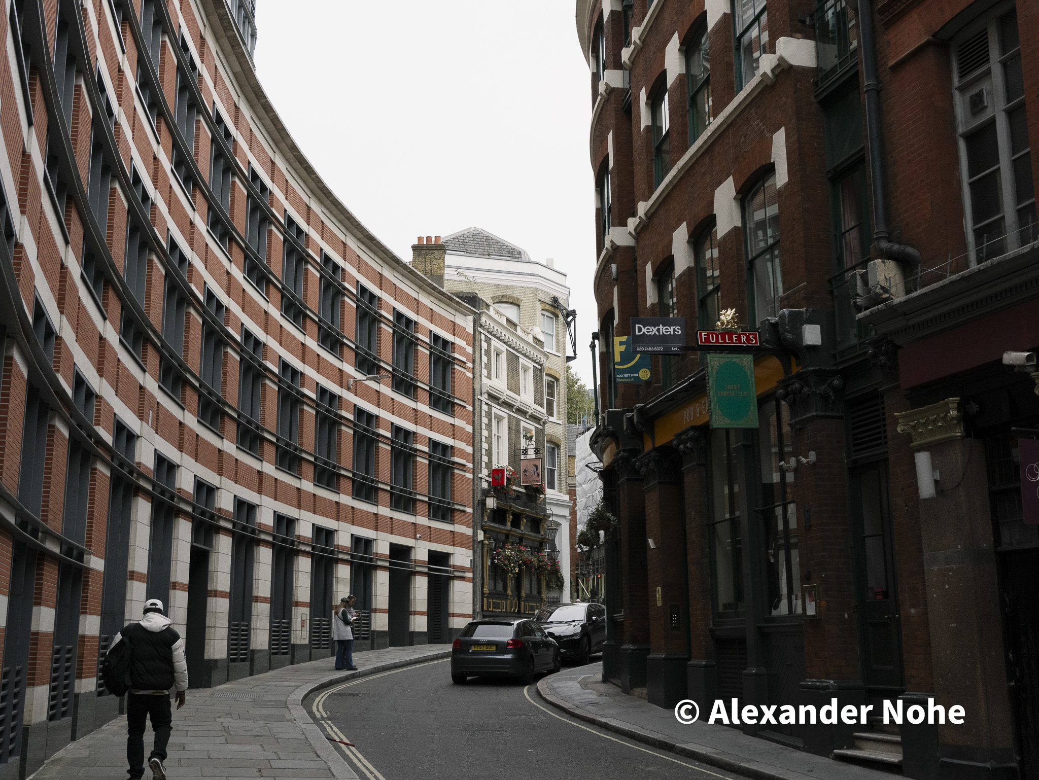 Curving London Street