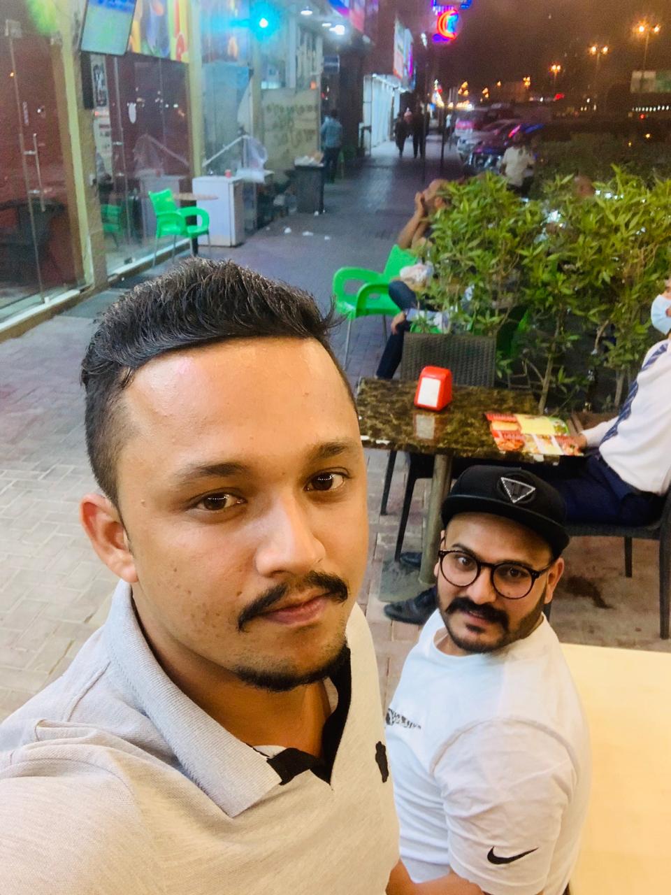 Abhinav
 - Digital nomad in United Arab Emirates