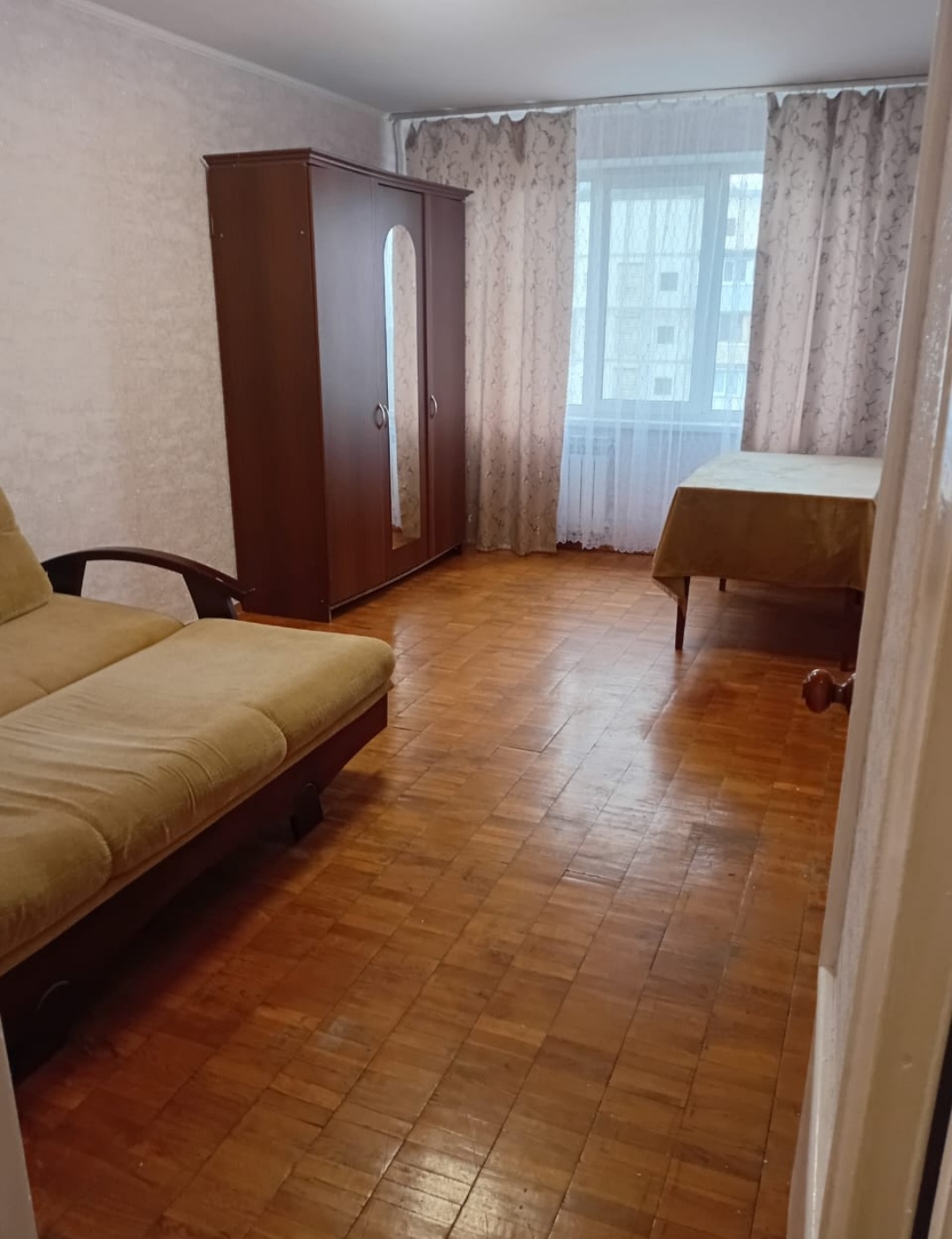 Здам свою однокімнатну квартиру в Києві на вулиці Василя Липківського, 28 в Солом'янському районі (15 поверх). 