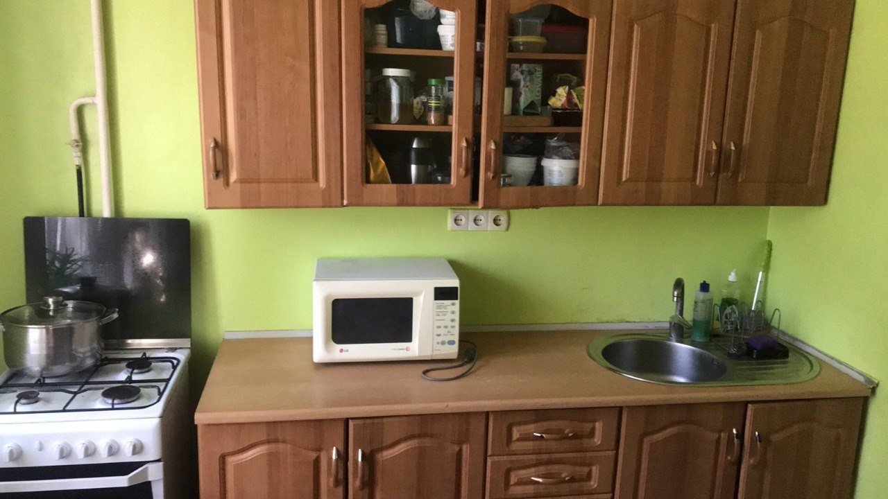 2-кімнатна квартира 50 м², 3 поверх із 9, з ліфтом. У хорошому стані, готова до заїзду