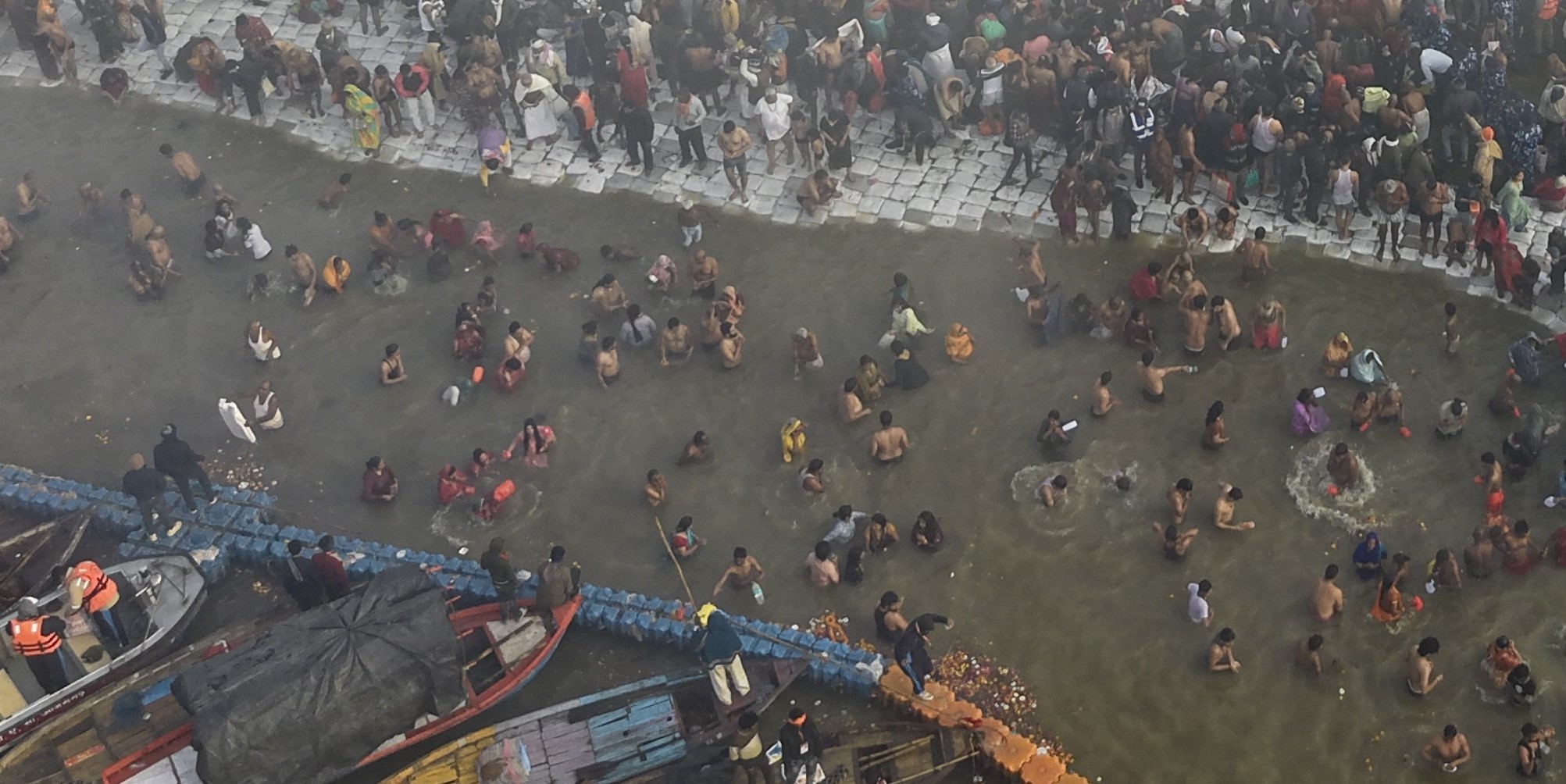 मौनी अमावस्या : जलाशयों में उमड़ी आस्था