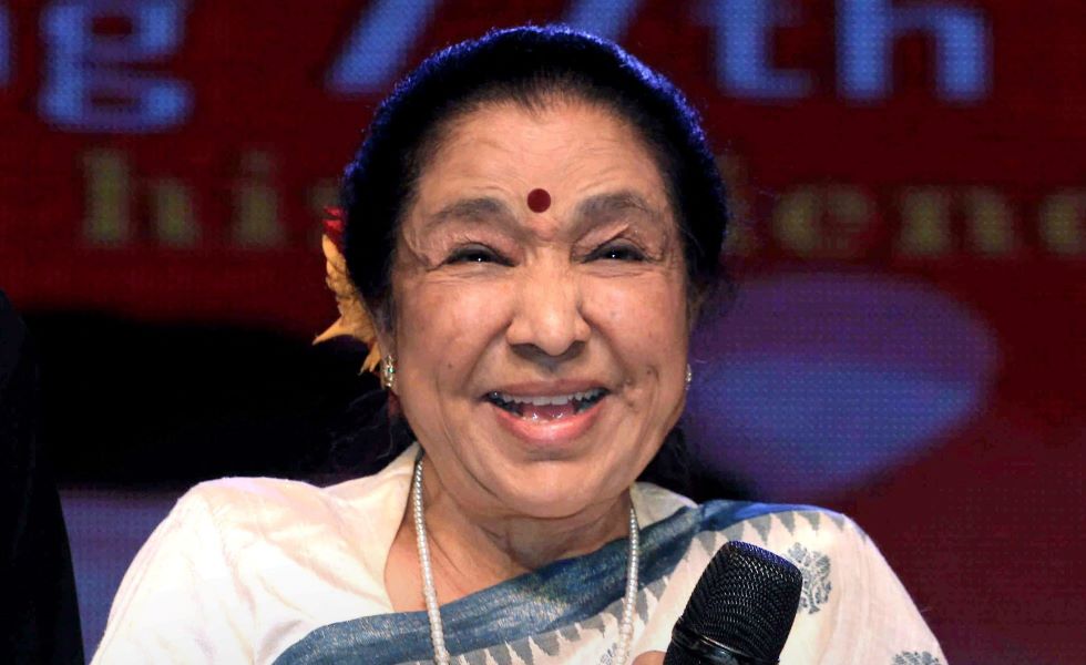 आशा भोसले : दस वर्ष की उम्र में रिकार्ड किया पहला गीत