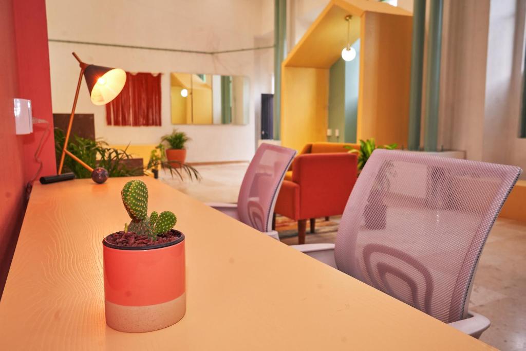 Espacio de coworking en Nora Hotel & Coliving, Guadalajara