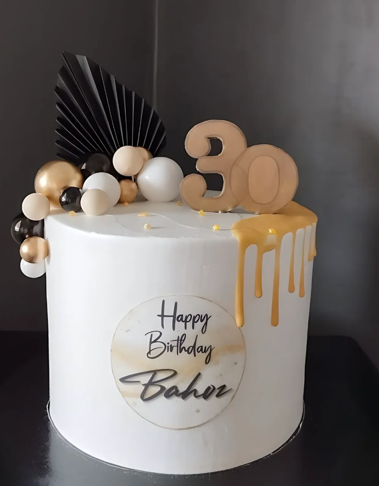 سفارش کیکهای مجالس ARA Pastry