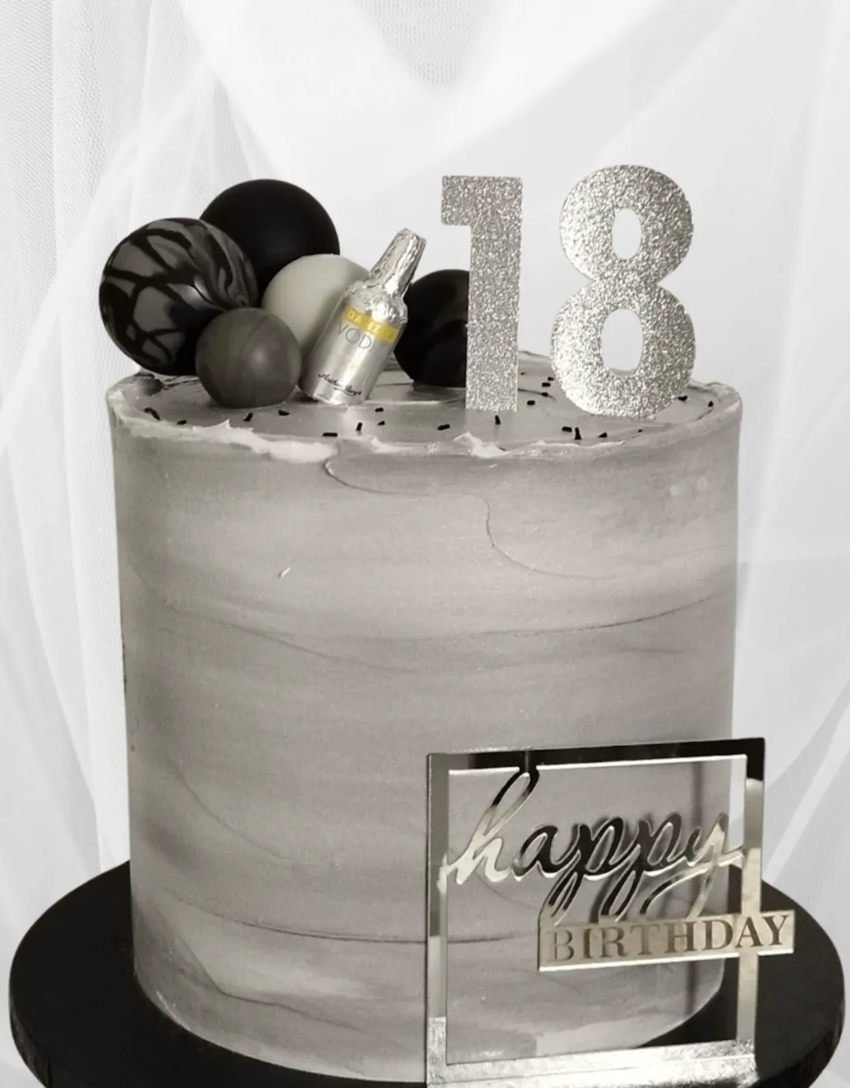 سفارش کیکهای مجالس ARA Pastry