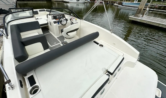 Bayliner DX2050 - View 2