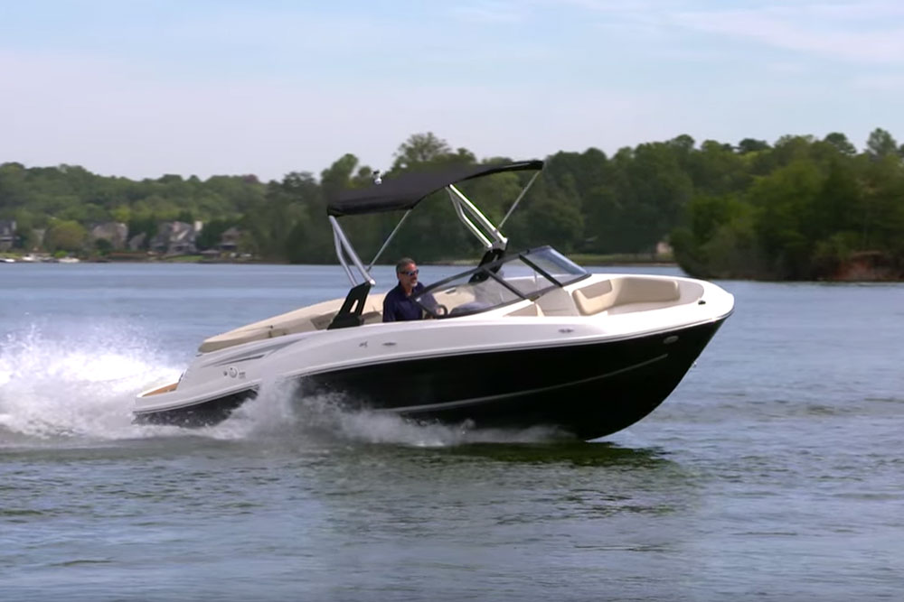 Bayliner VR5 Wake