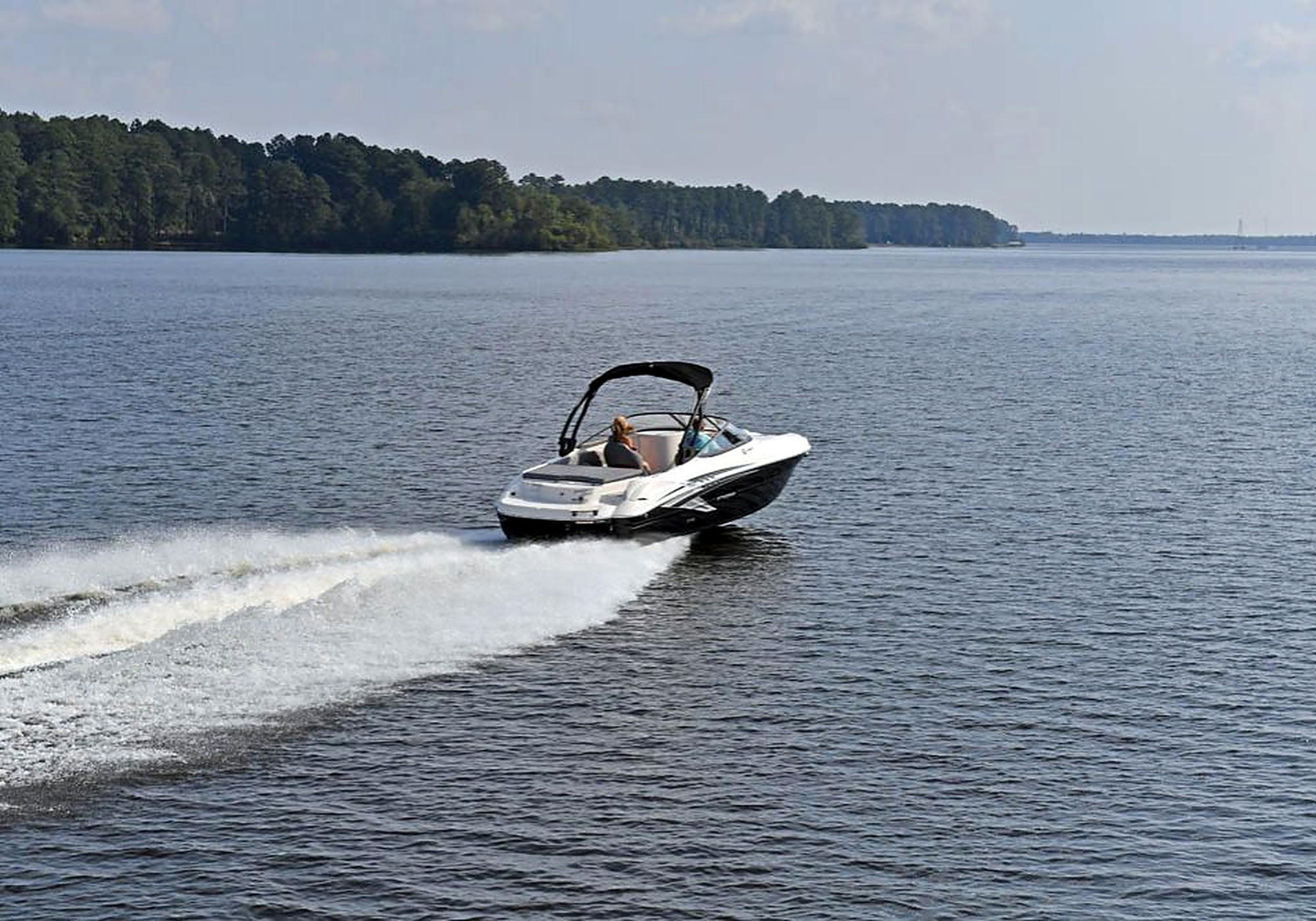 Stingray 215 LR Wake - View 7