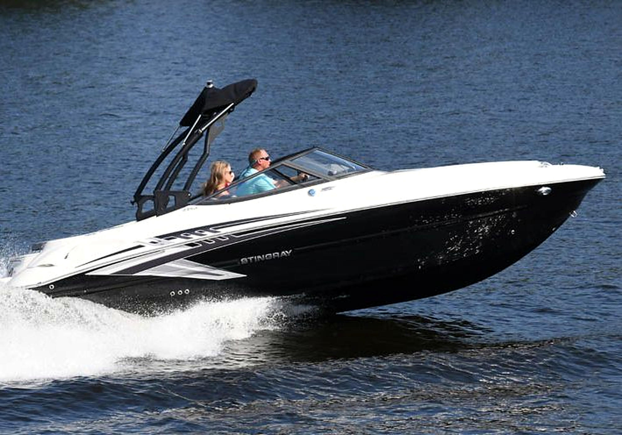 Stingray 215 LR Wake - View 8