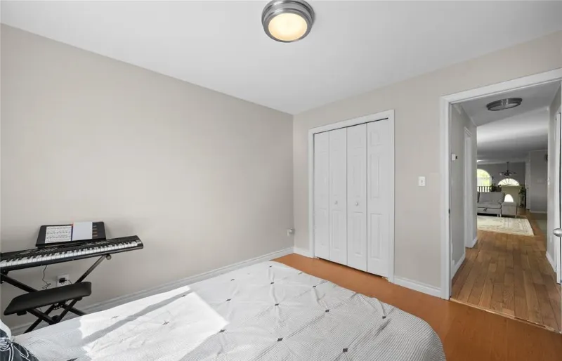 Photo 15 of 1537 Langlois, Upper Unit