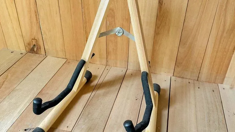 Alquiler de Soporte De Guitarra En Madera - Para Decoración O...