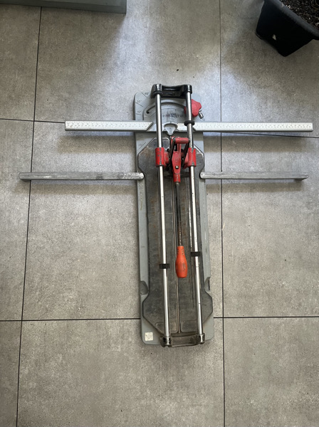 Alquiler de Cortadora De Cerámica Y Porcelanato Rubi  