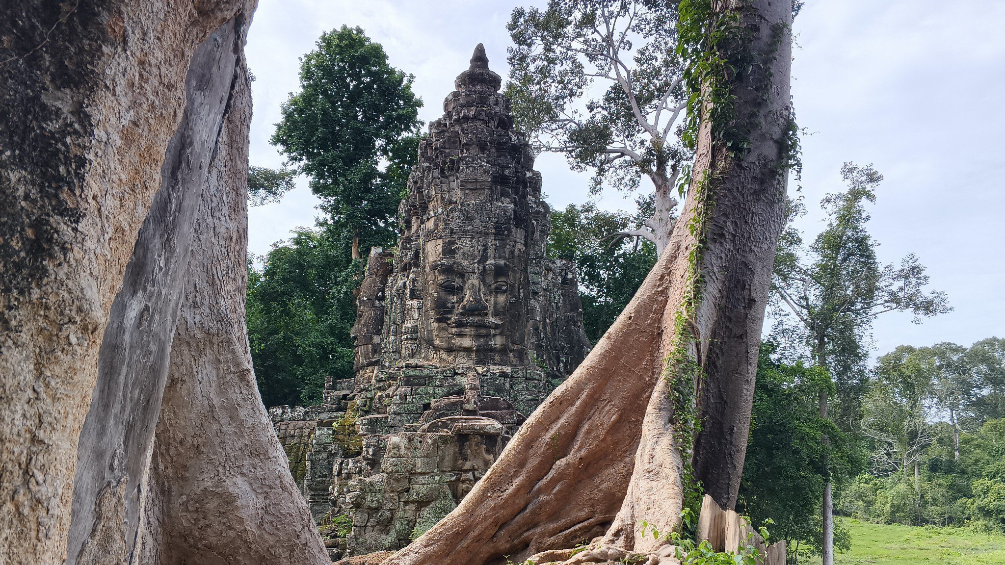 Trip to Angkor Temples with sunrise at Angkor Wat
