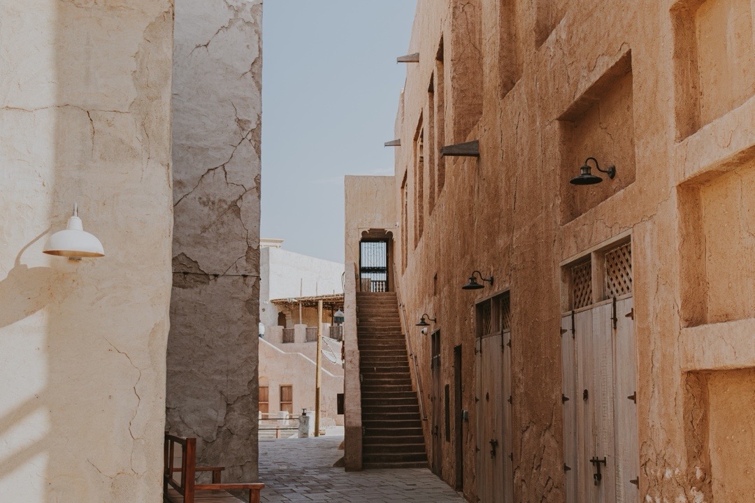Find Hidden Courtyard Cafés — image 1