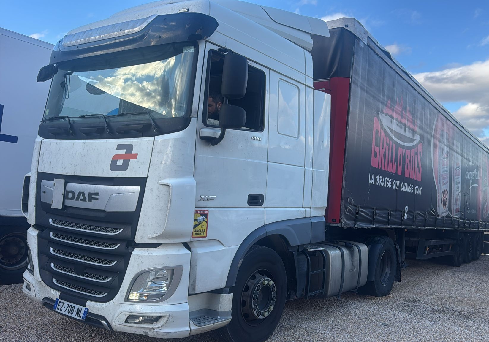 Vehículo industrial importado por Grupo Noveldi - Ejemplo 3