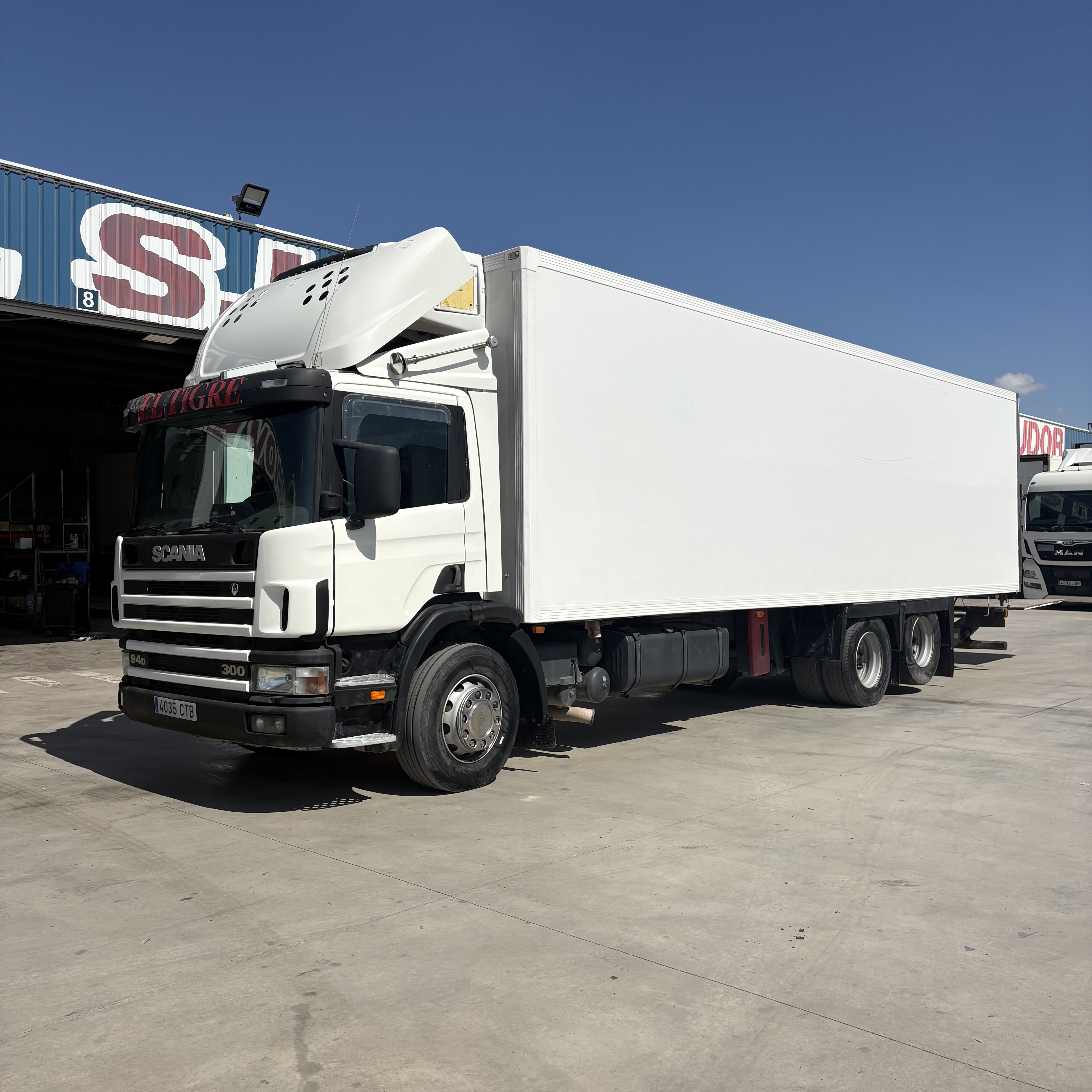Scania 94D 300