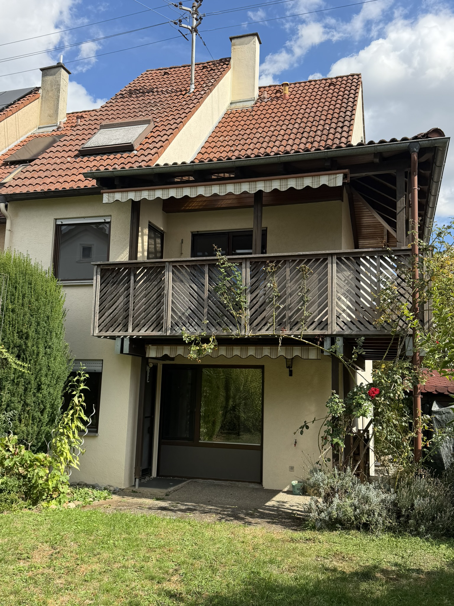 Sehr schönes, gepflegtes und großzügiges REH in angenehmer Wohnlage