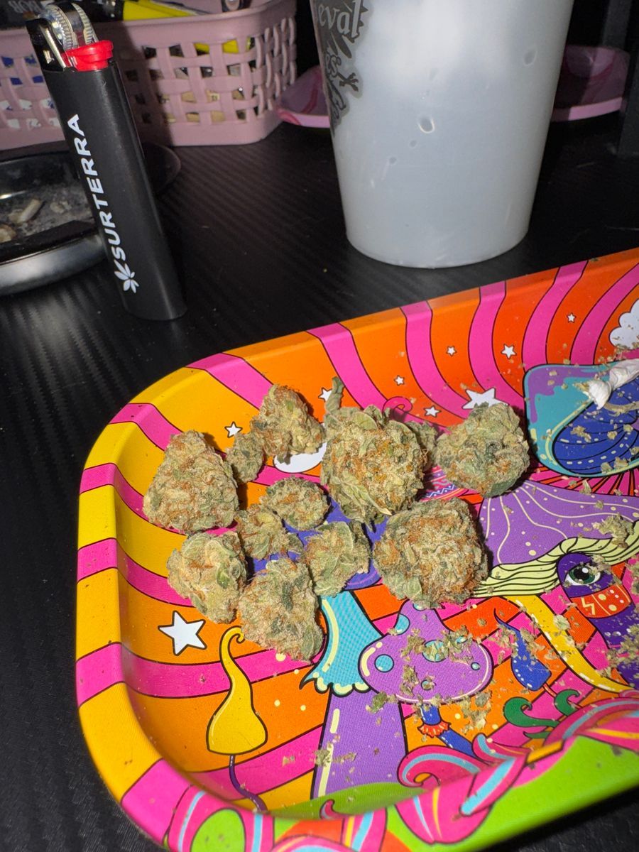 Float Black Triangle Kush
