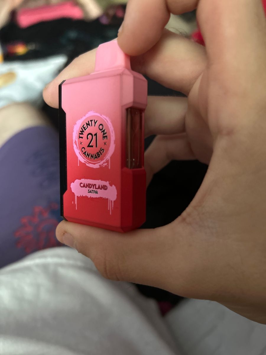 Twenty One Cannabis: Candyland