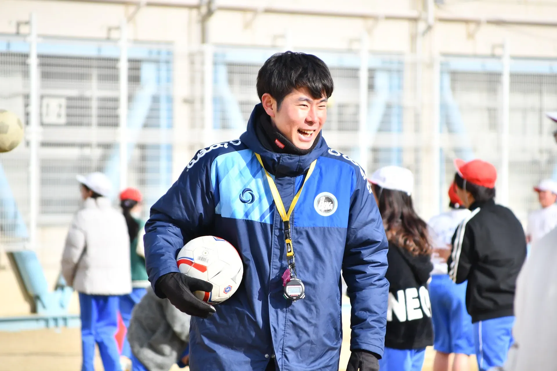 「きっかけを与える指導者に」——FC大阪U-15監督 佐藤開さんの哲学