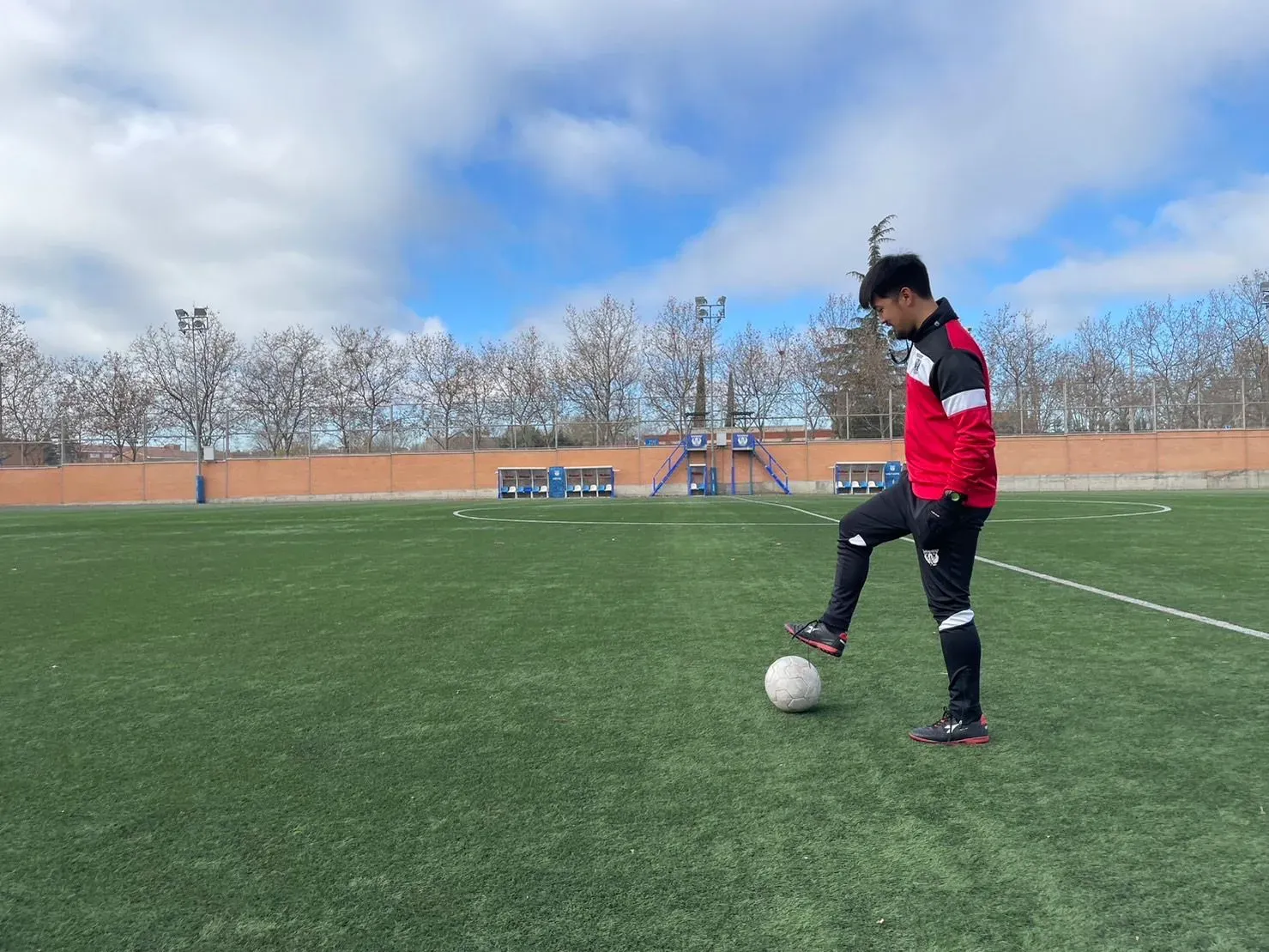 年間を通して戦えるチームづくり。日本人指導者がスペインで感じた、"チームマネジメントの重要性"
