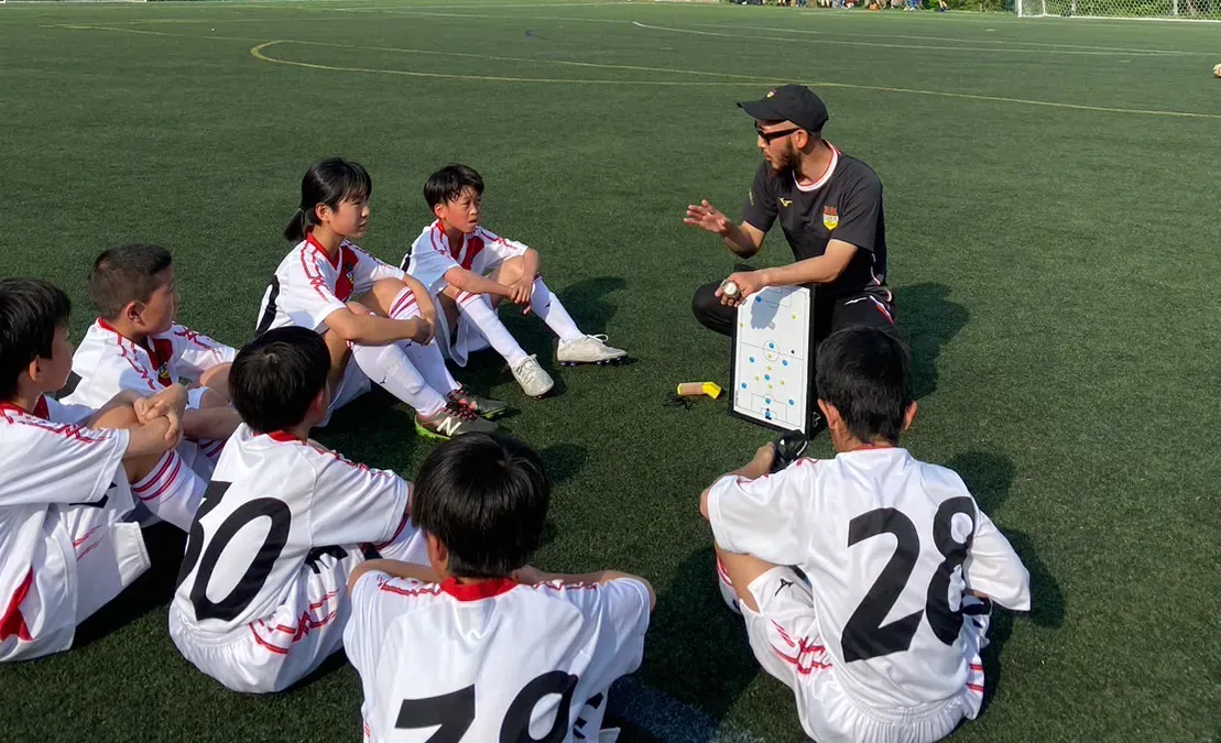 地元札幌で育成に奔走中。スキルだけでなく人間性の豊かさを育む指導者。