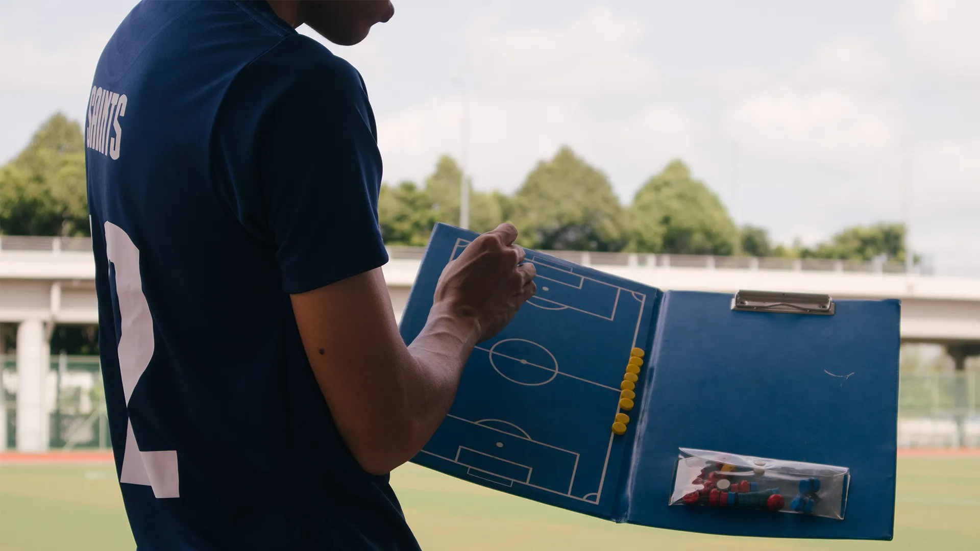 サッカー指導者になるには？さまざまな歩み方によってそれぞれの良さが存在する。