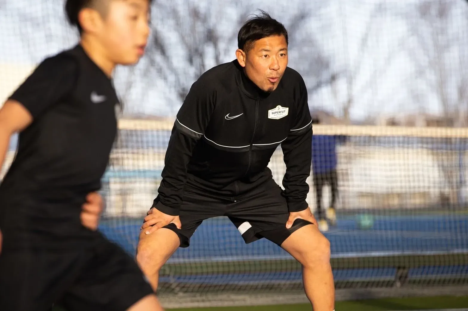 大田区から自身も経験したJリーグへ。スクールからトップチームまでで一貫した ”全力本気” を体現する指導者