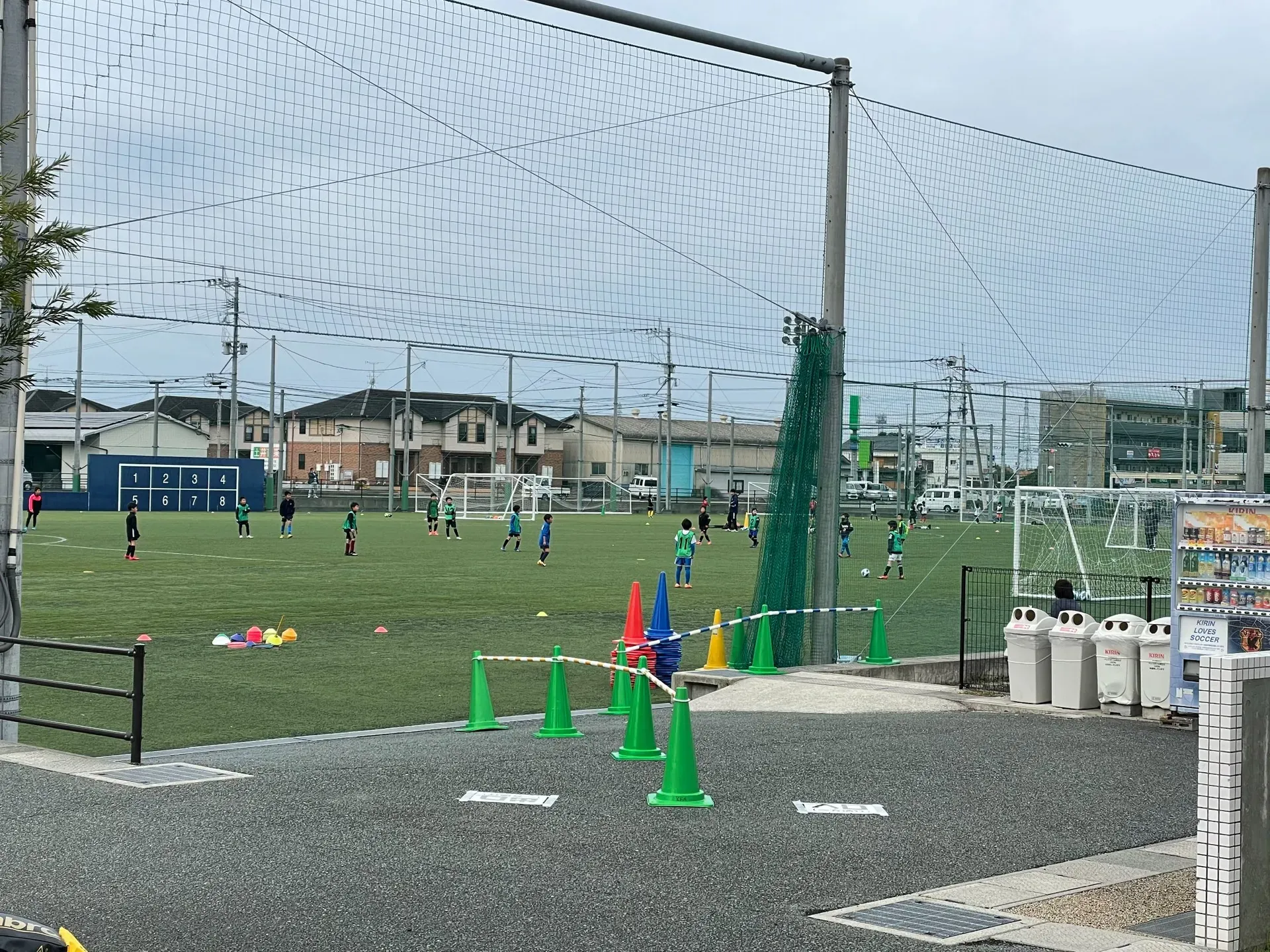 子どもたち、サッカー指導者の未来を創る挑戦