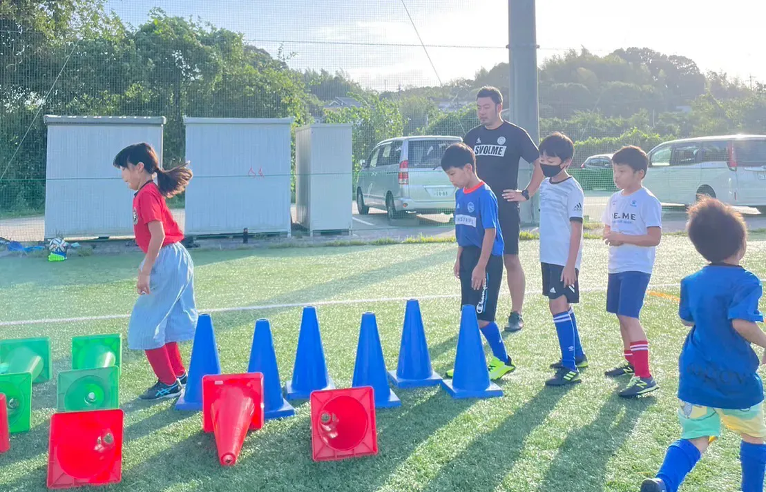 若きサッカー選手や全ての子どもたちに。 熱意と愛情あふれるトレーナー。 