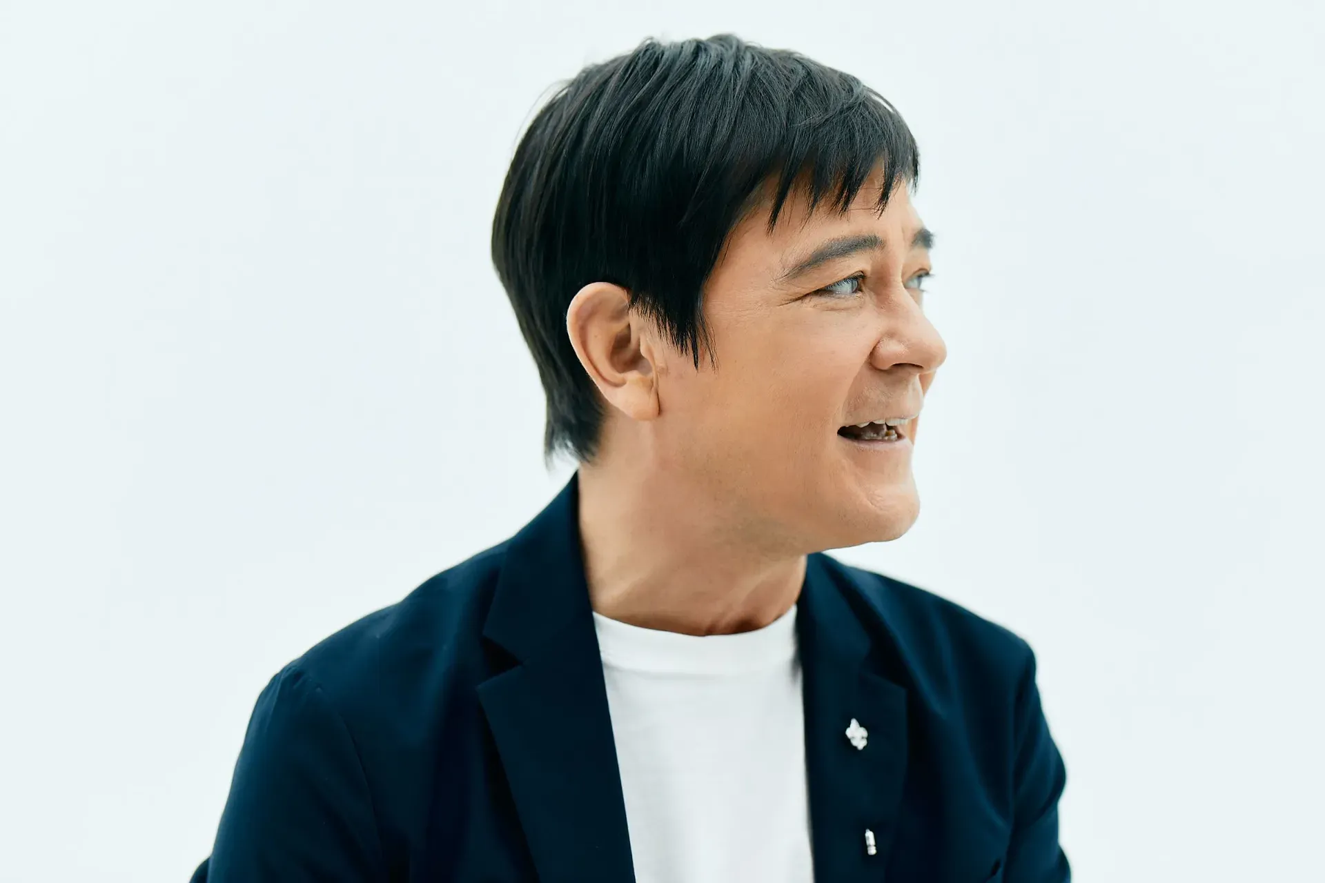 "楽天カードマン" 川平慈英の素顔「情熱の行方はニュースステーションで見つけた」