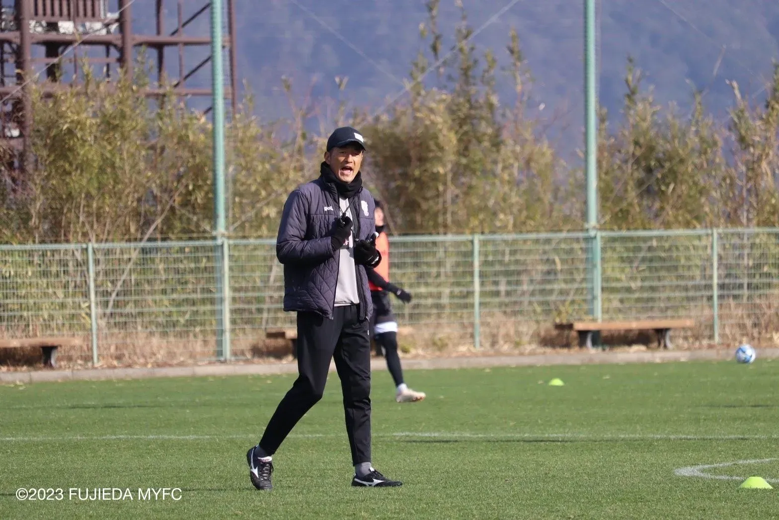 『超攻撃的エンターテイメントサッカー』でJ2に藤枝旋風を。